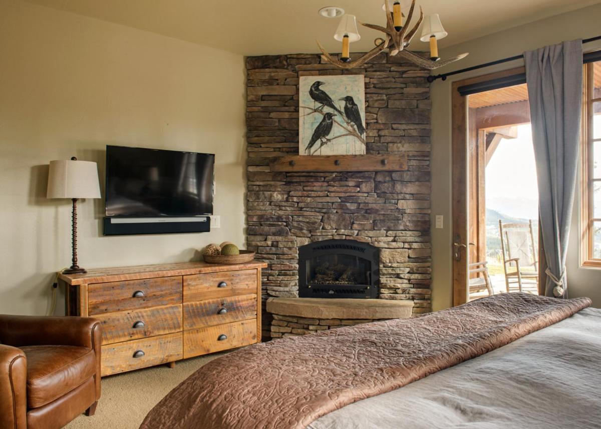 Doc'S Holiday Suite Big Sky Exterior photo